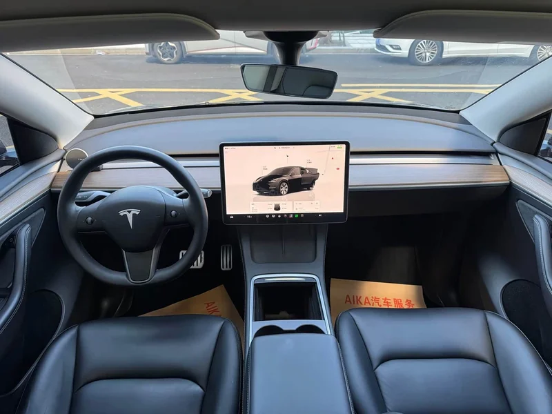 Tesla Model Y — фото 9