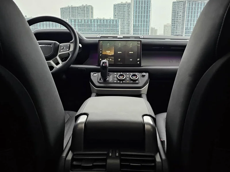 Land Rover Defender — фото 12