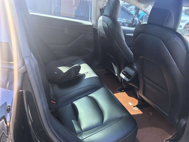 Tesla Model 3 — фото 13