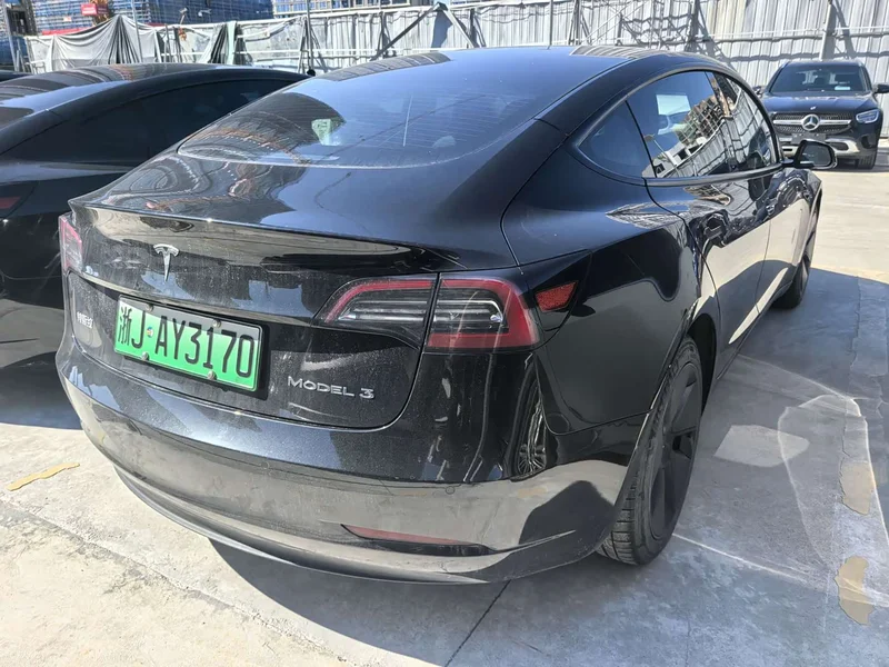Tesla Model 3 — фото 14