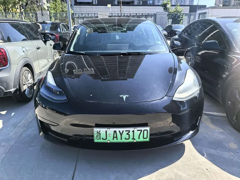 Tesla Model 3 — фото 3
