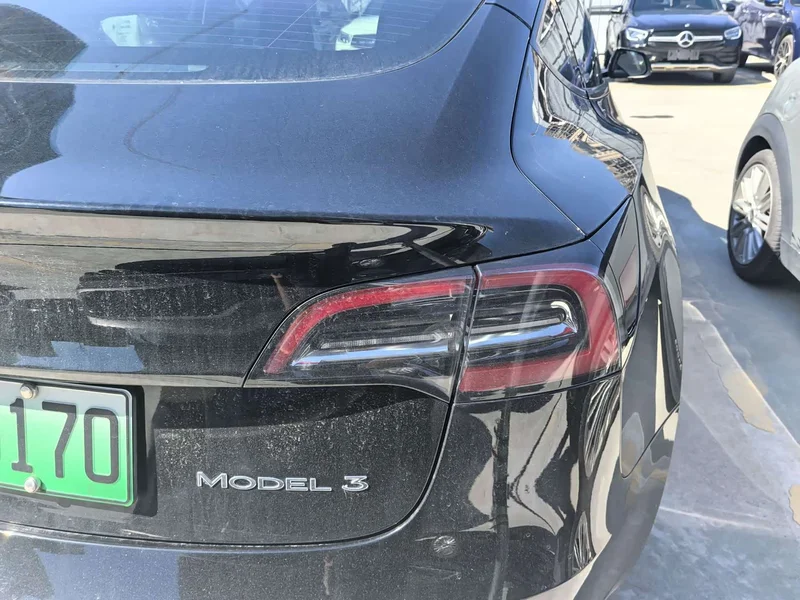 Tesla Model 3 — фото 9