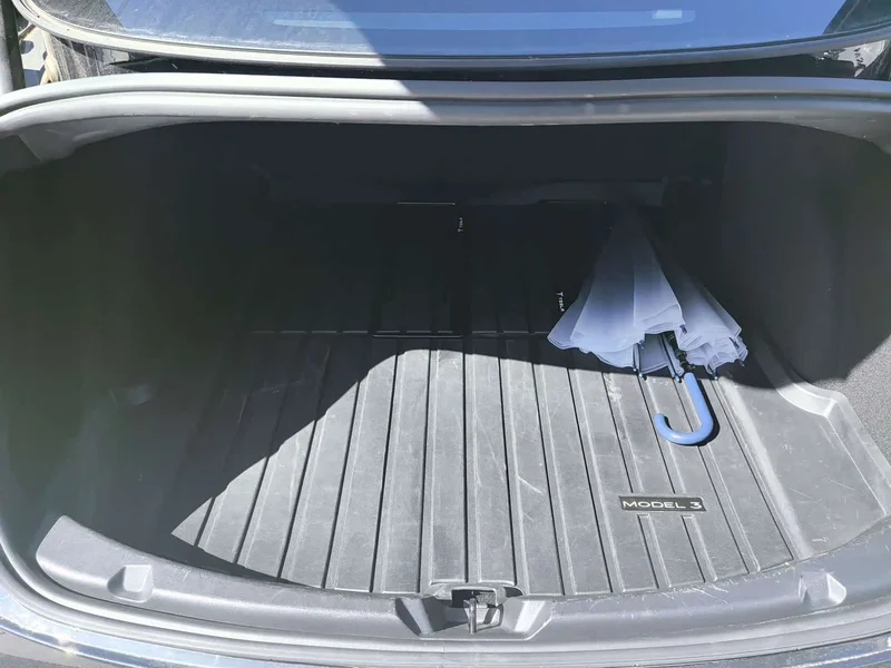 Tesla Model 3 — фото 10