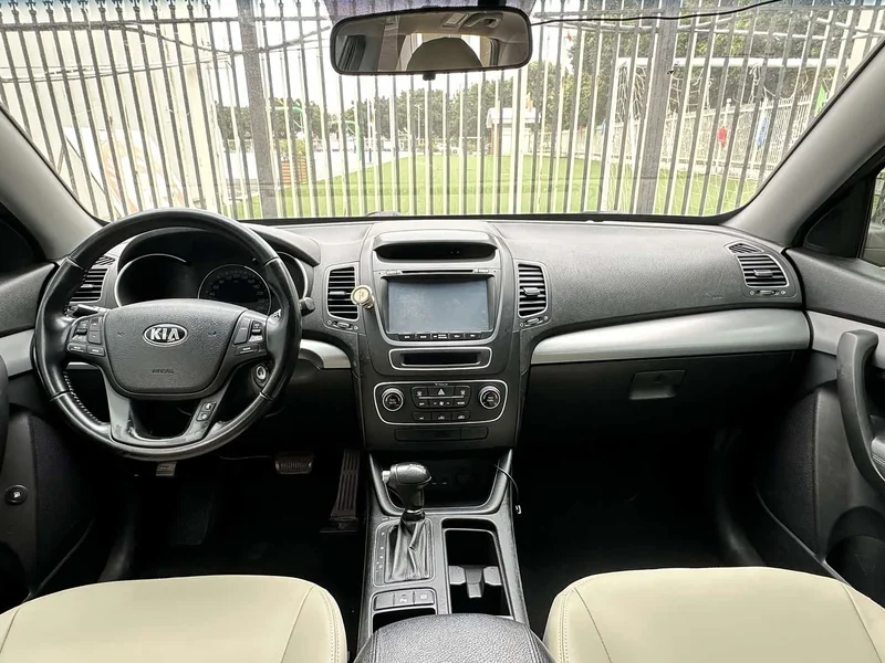 Kia Sorento — фото 13