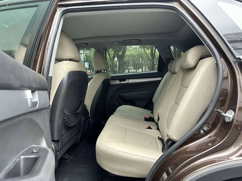 Kia Sorento — фото 14