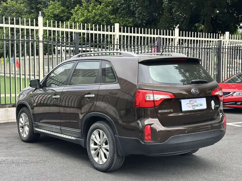 Kia Sorento — фото 4