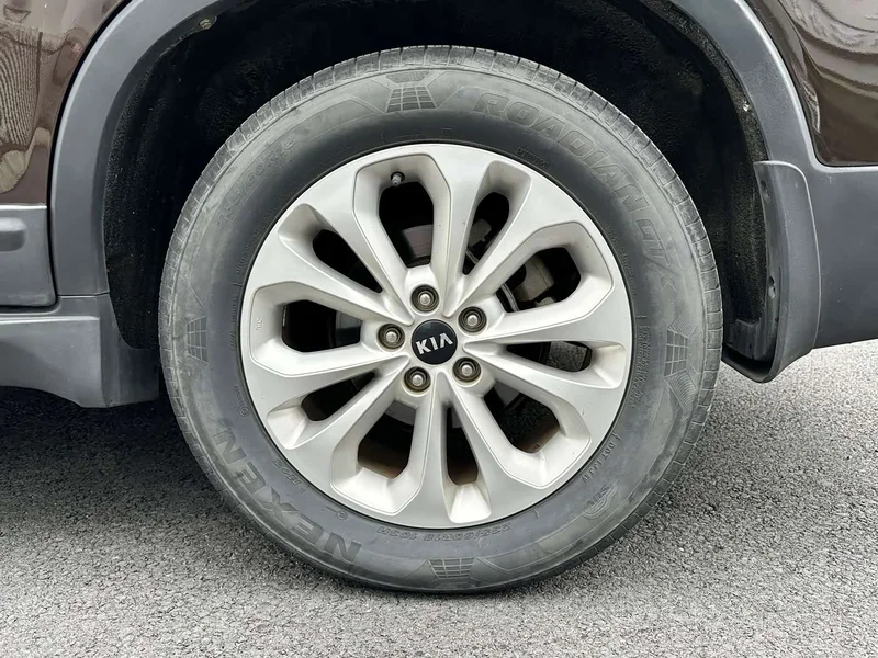 Kia Sorento — фото 10