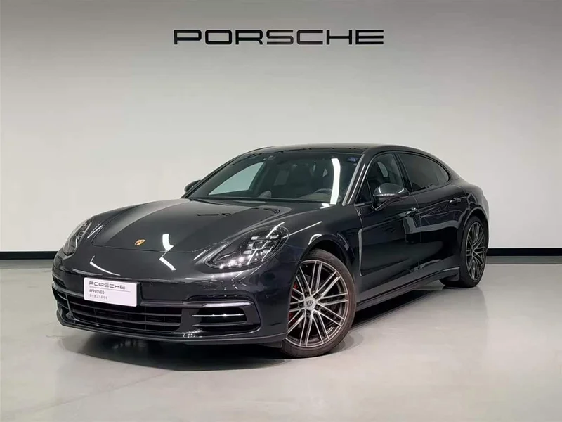 Porsche Panamera — фото 1