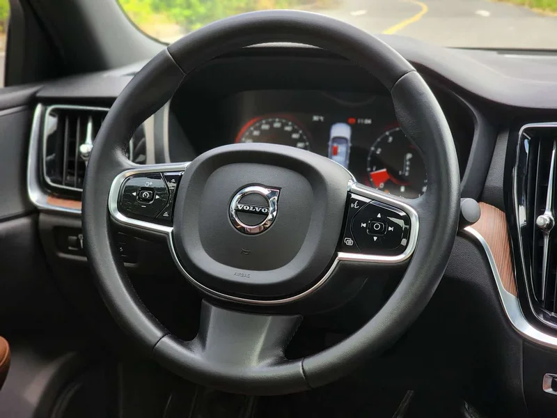 Volvo S60 — фото 15
