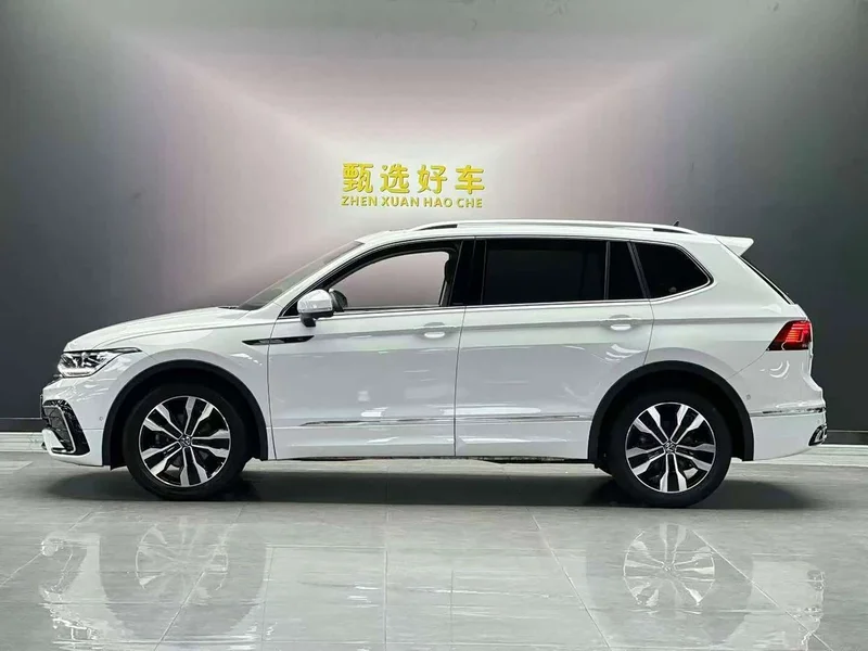 Volkswagen Tiguan L — фото 8