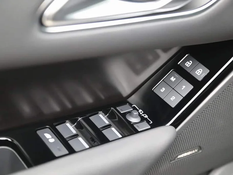 Land Rover Range Rover — фото 11