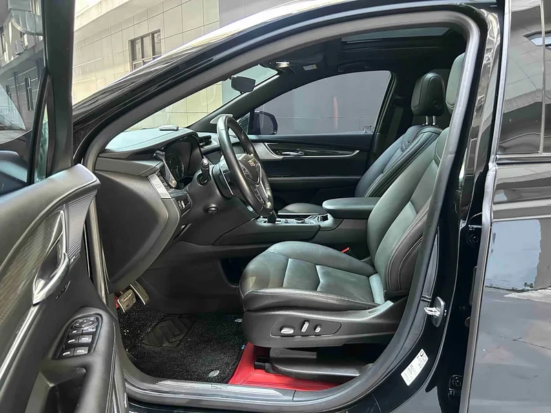 Cadillac XT5 — фото 11