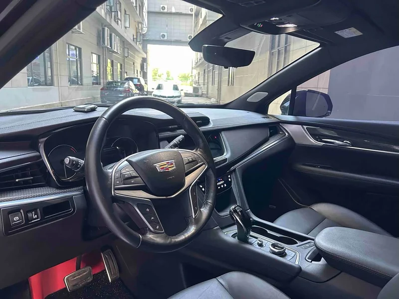 Cadillac XT5 — фото 14