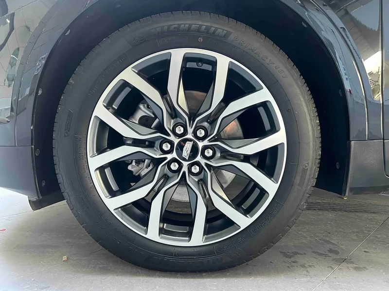 Cadillac XT5 — фото 3