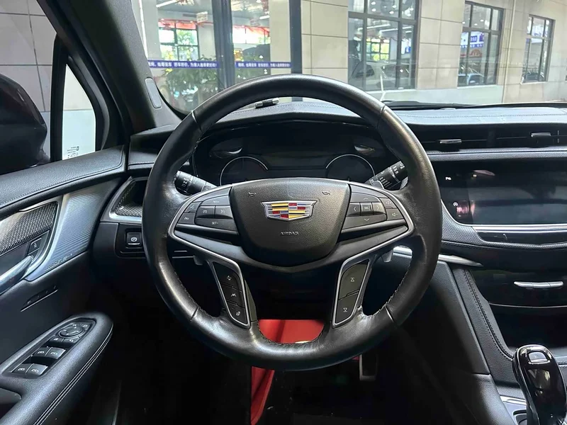 Cadillac XT5 — фото 9