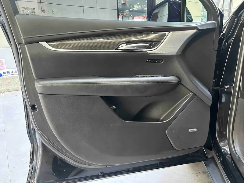 Cadillac XT5 — фото 10
