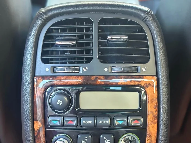 Jaguar XJ — фото 12