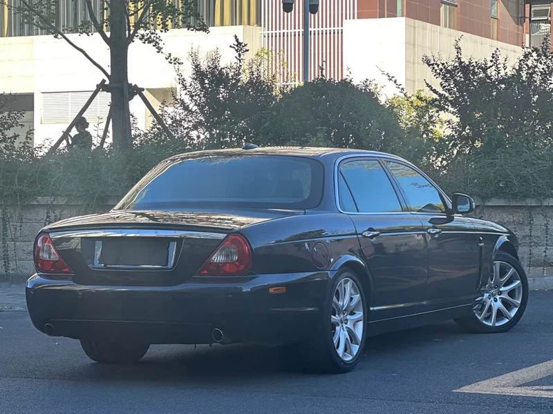 Jaguar XJ — фото 4