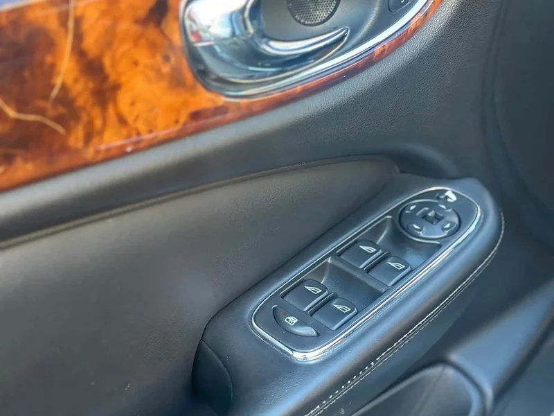 Jaguar XJ — фото 9