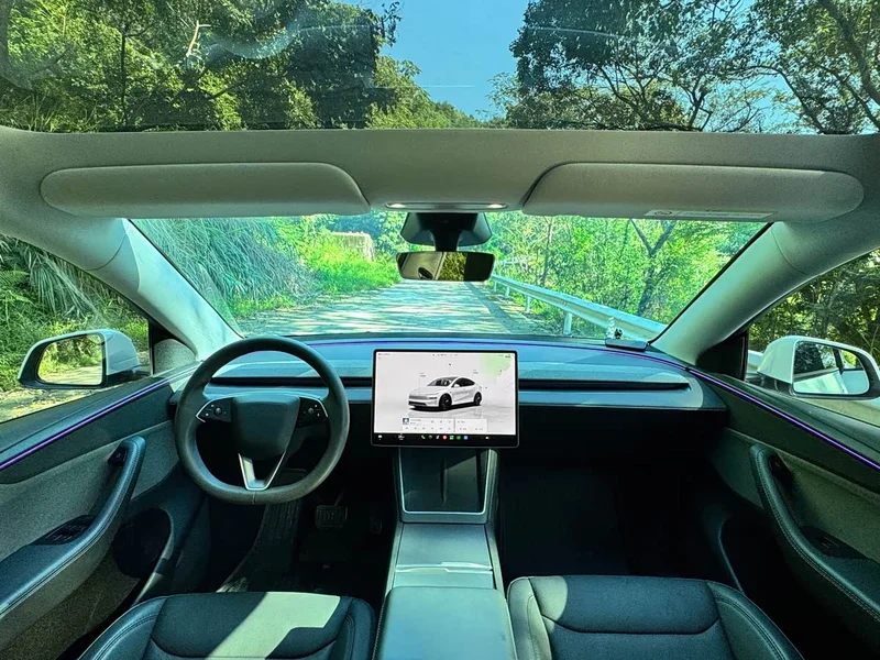 Tesla Model Y — фото 11