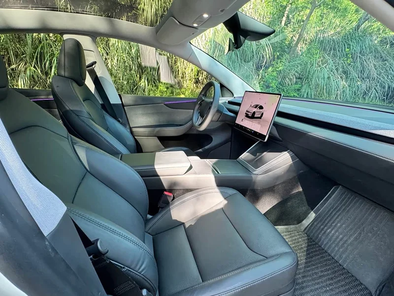 Tesla Model Y — фото 10
