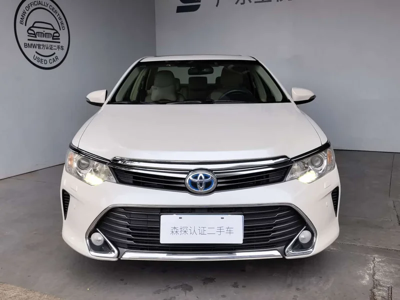 Toyota Camry — фото 2
