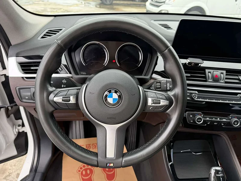 BMW X1 — фото 12