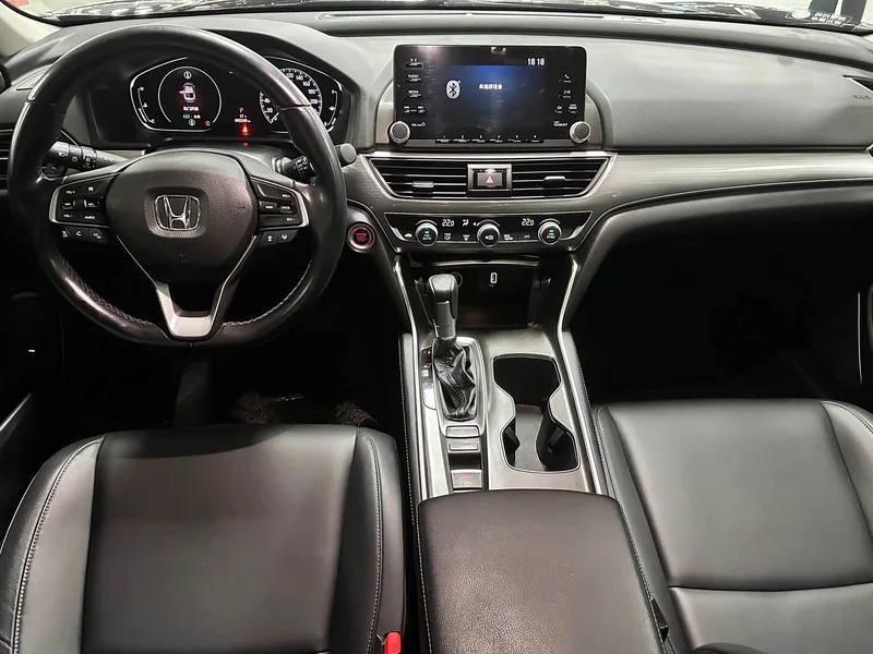 Honda Accord — фото 11