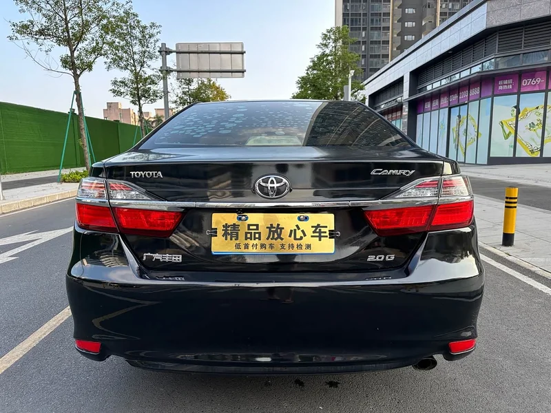 Toyota Camry — фото 5