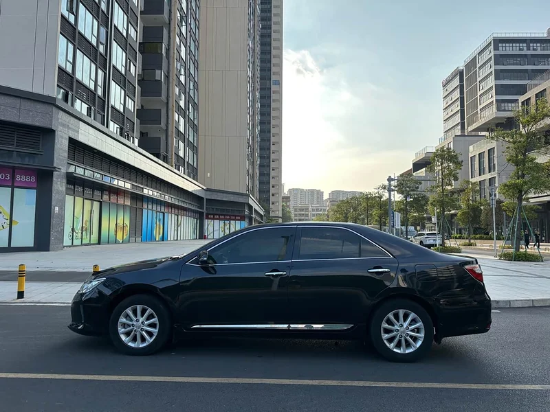 Toyota Camry — фото 6