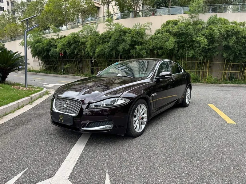 Jaguar XF — фото 1