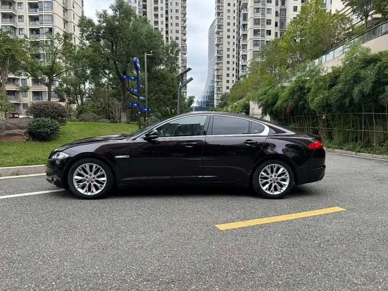 Jaguar XF — фото 3
