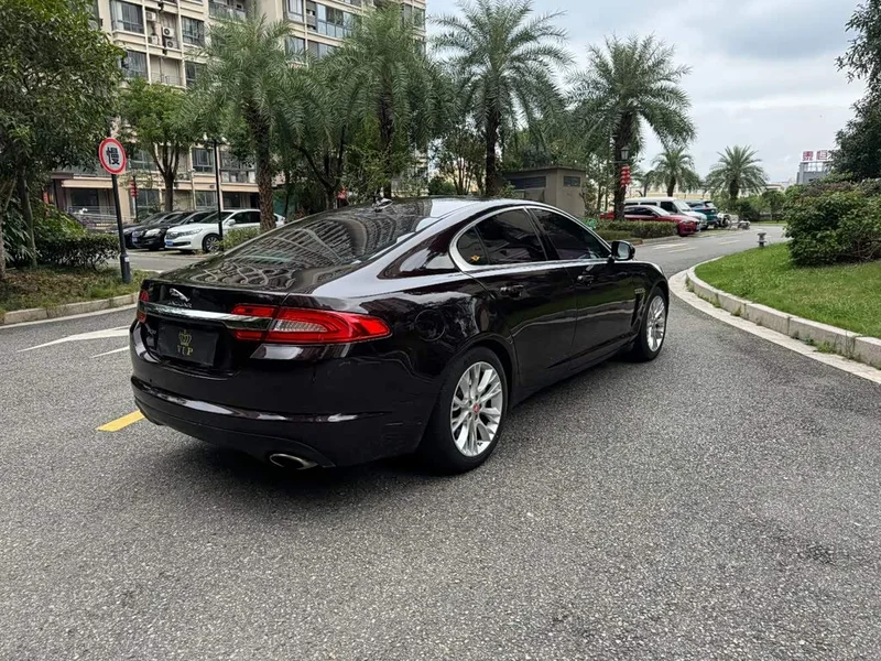 Jaguar XF — фото 6