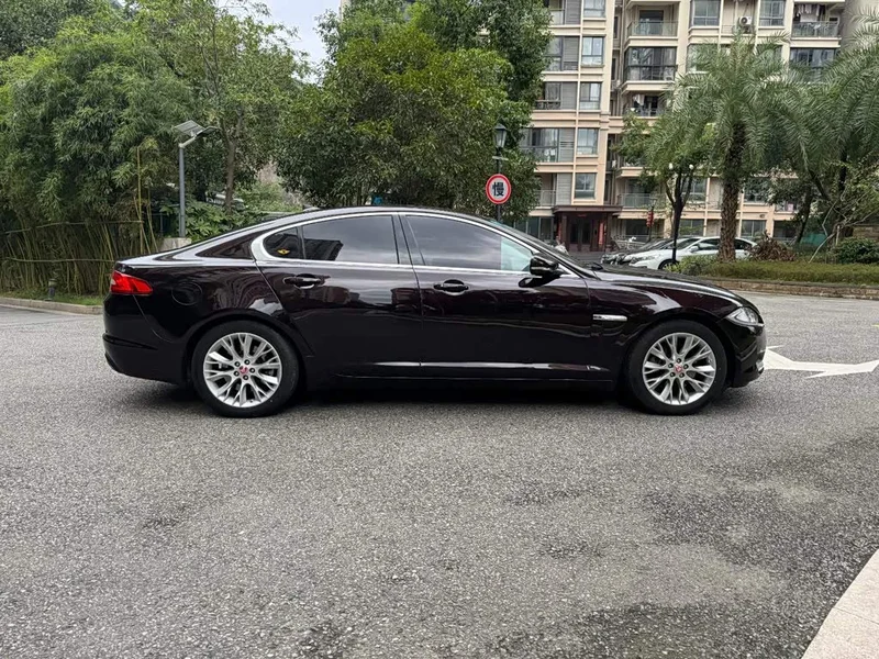 Jaguar XF — фото 7