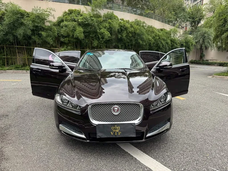 Jaguar XF — фото 9