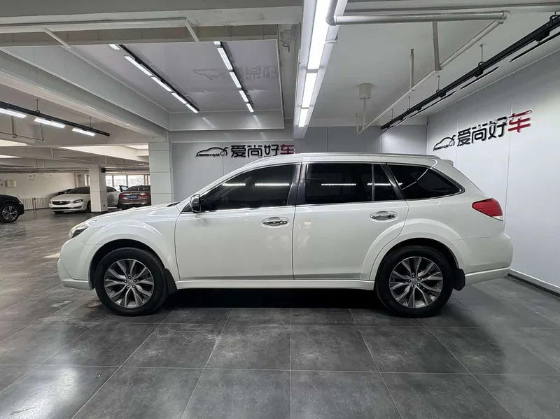 Subaru Outback — фото 4