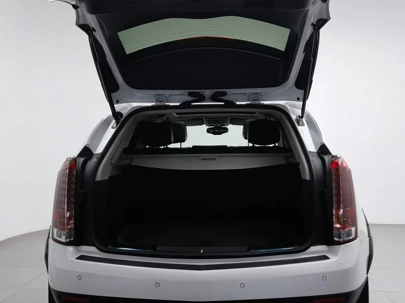 Cadillac SRX — фото 16