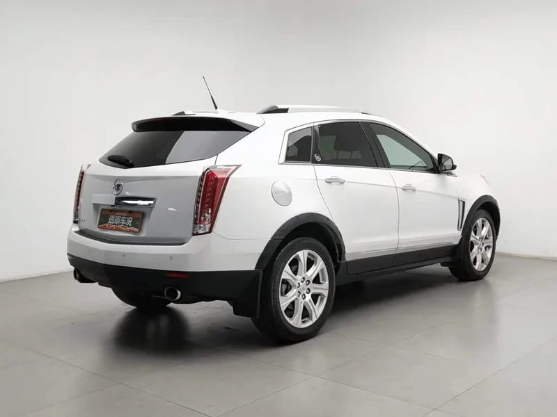 Cadillac SRX — фото 2