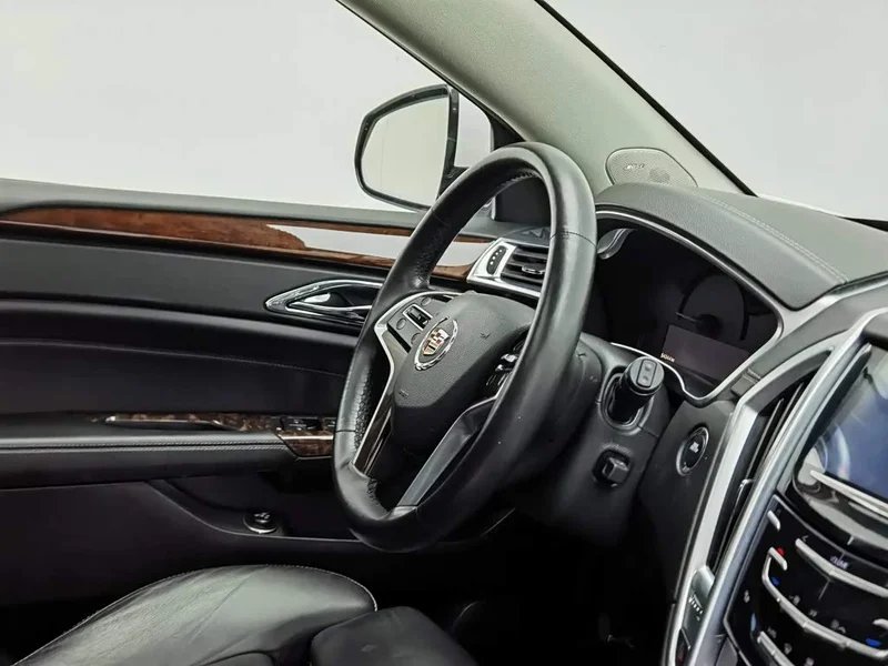 Cadillac SRX — фото 22