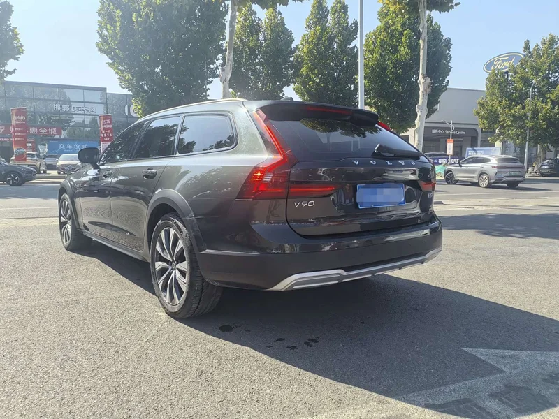Volvo V90 — фото 11