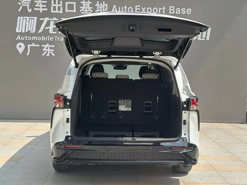Toyota Sienna — фото 15