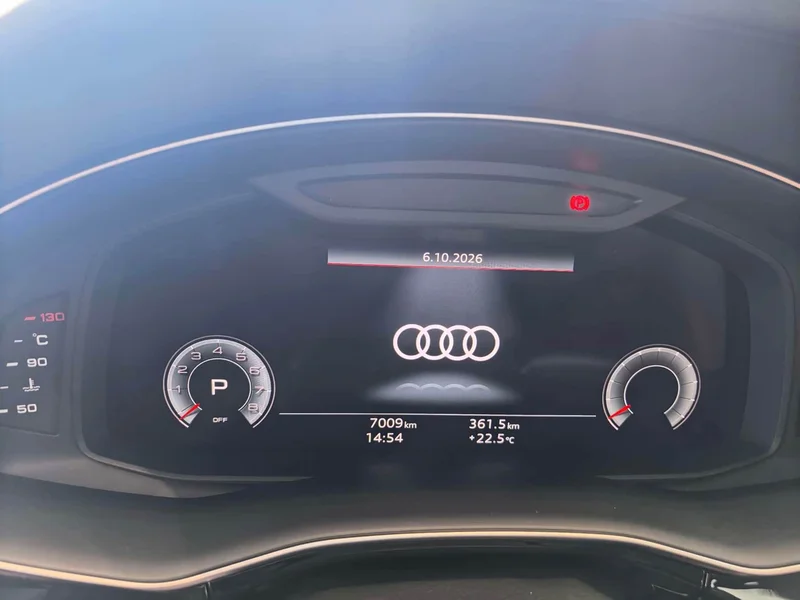 Audi Q7 — фото 10
