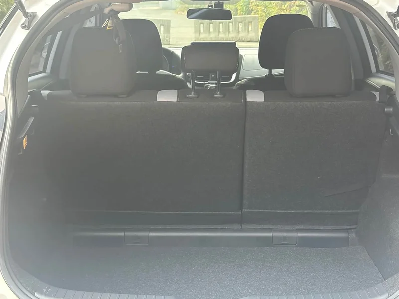 Toyota Yaris L — фото 17