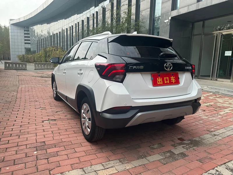 Toyota Yaris L — фото 22