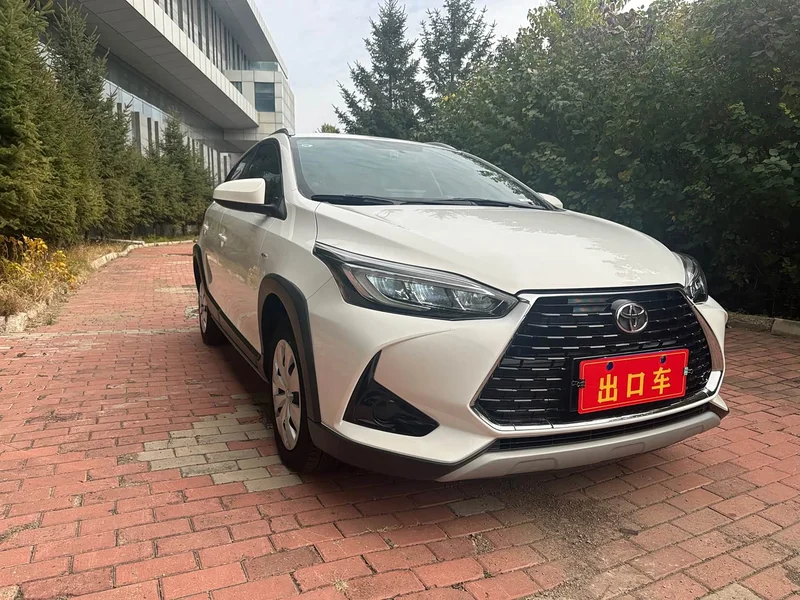 Toyota Yaris L — фото 3