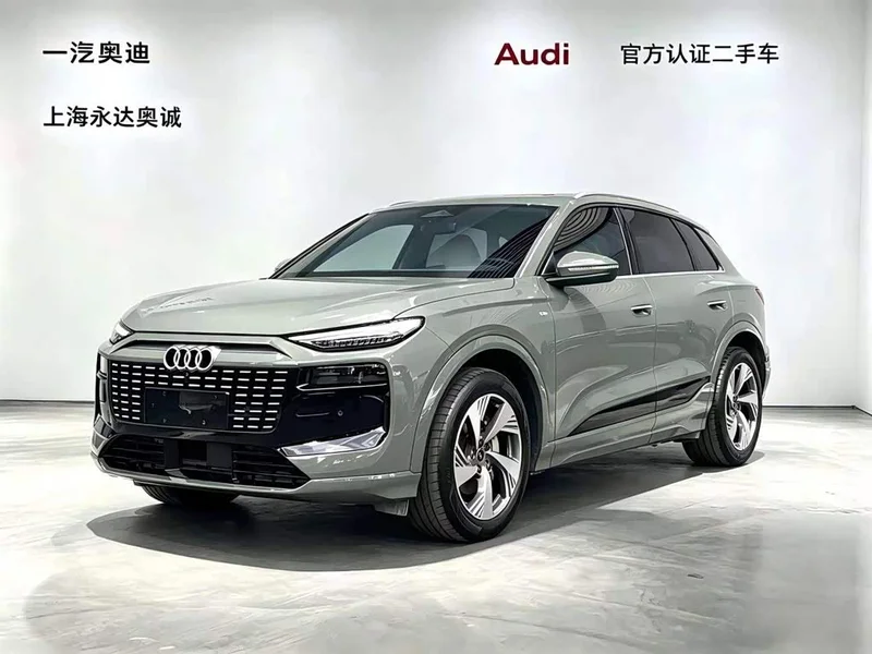 Audi Q6L e-tron — фото 1