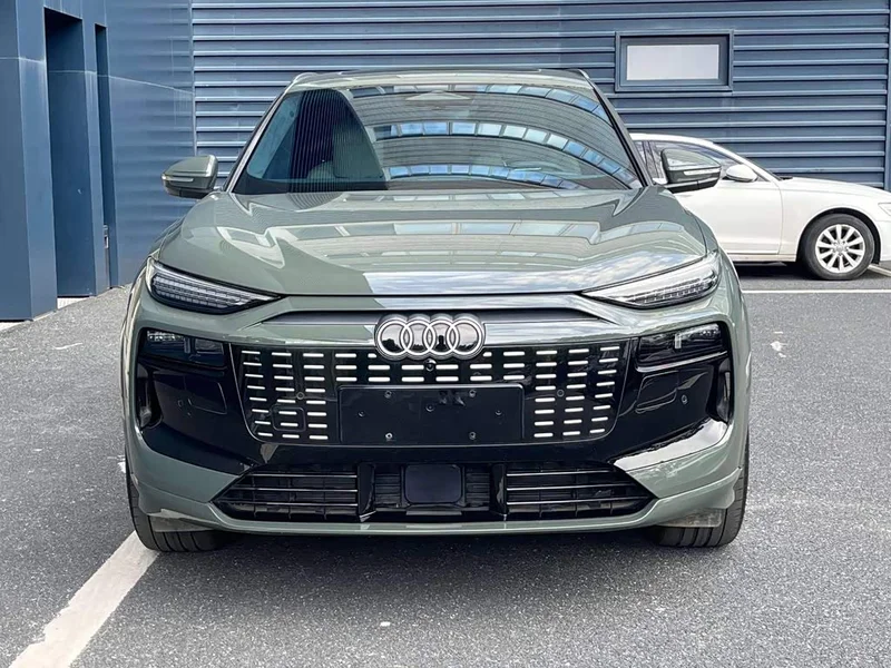 Audi Q6L e-tron — фото 2