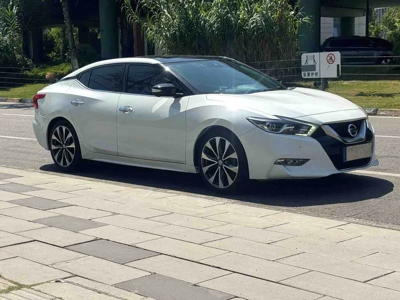 Nissan Maxima — фото 4