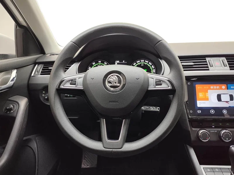 Volkswagen Octavia — фото 11