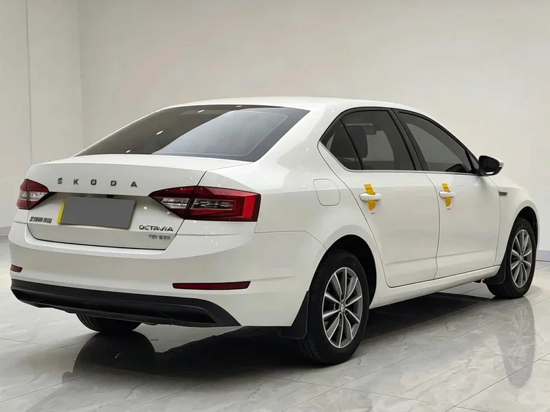 Volkswagen Octavia — фото 5
